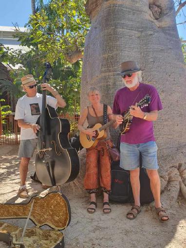 The Pioneers busking in broome